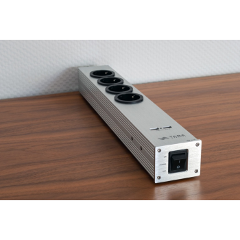 FILTR ZASILANIA TAGA HARMONY PF-400USB